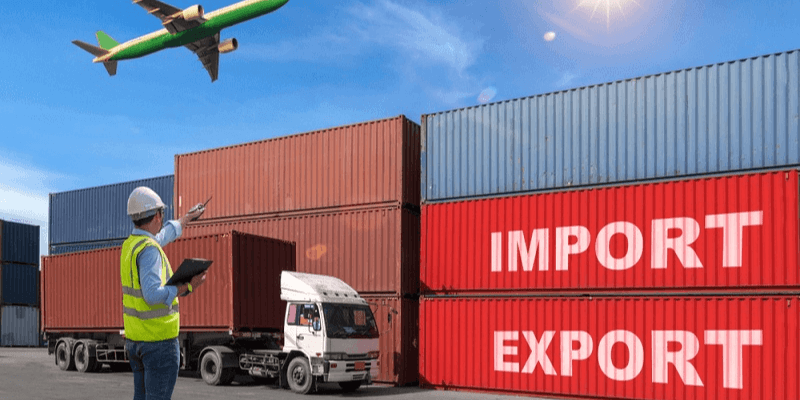 nhân viên xuất nhập khẩu ngành logistics