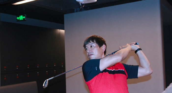 huyến luyện viên golf Son Minho