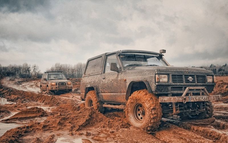 Nên đi số thấp, vòng tua thấp